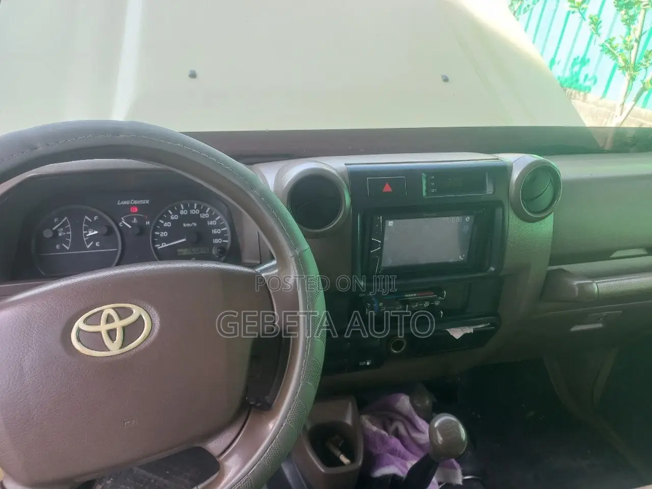 Toyota Land Cruiser 2011