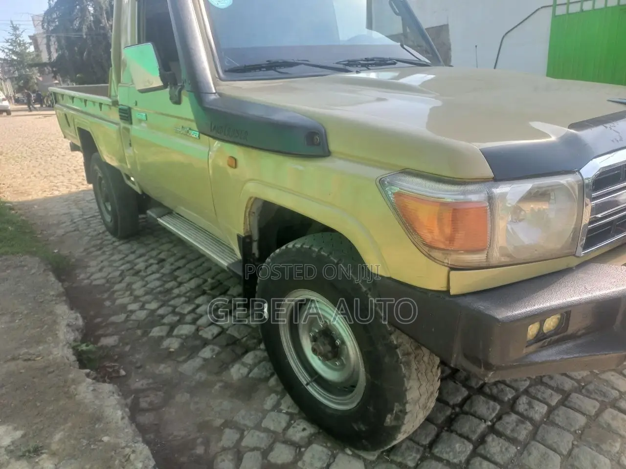 Toyota Land Cruiser 2011