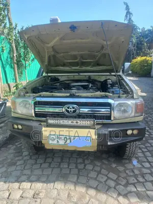 Toyota Land Cruiser 2011