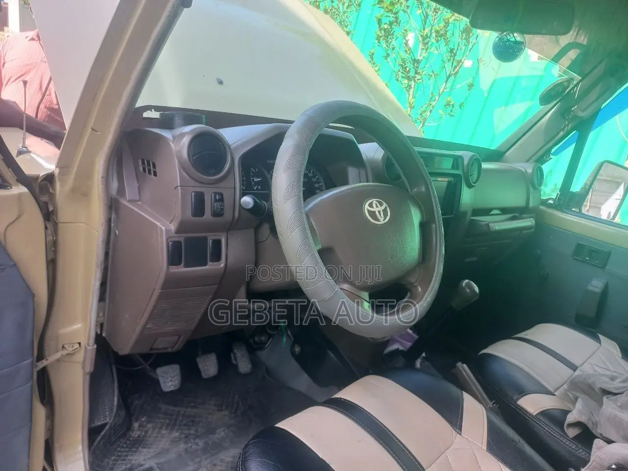 Toyota Land Cruiser 2011