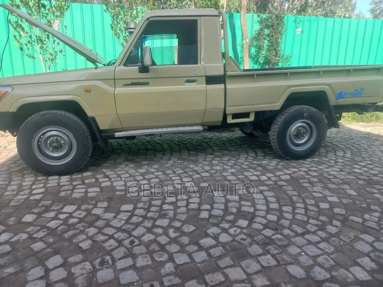 Toyota Land Cruiser 2011