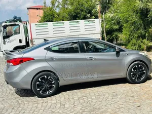 Hyundai Avante 2013 Silver