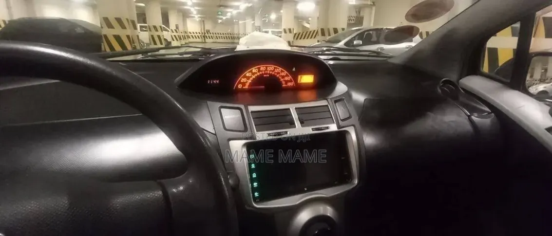 Toyota Yaris 2010 Red