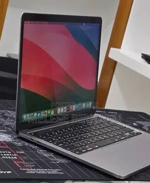 New Laptop Apple MacBook Pro 2020 8GB Intel Core i5 SSD 512GB