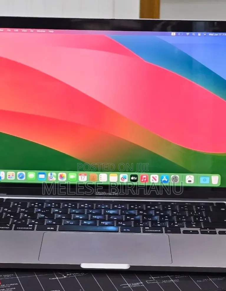 New Laptop Apple MacBook Pro 2020 8GB Intel Core i5 SSD 512GB