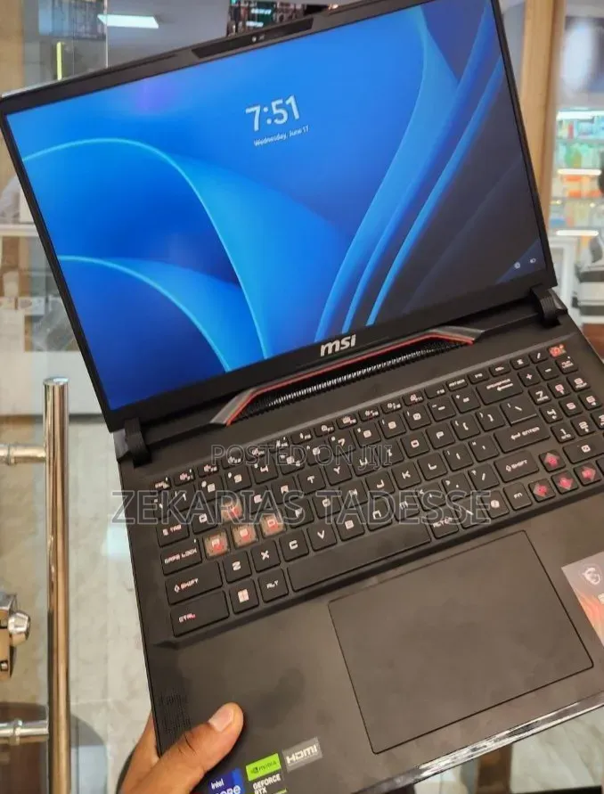 New Laptop MSI Raider GE78HX 16GB Intel Core i9 SSD 1T