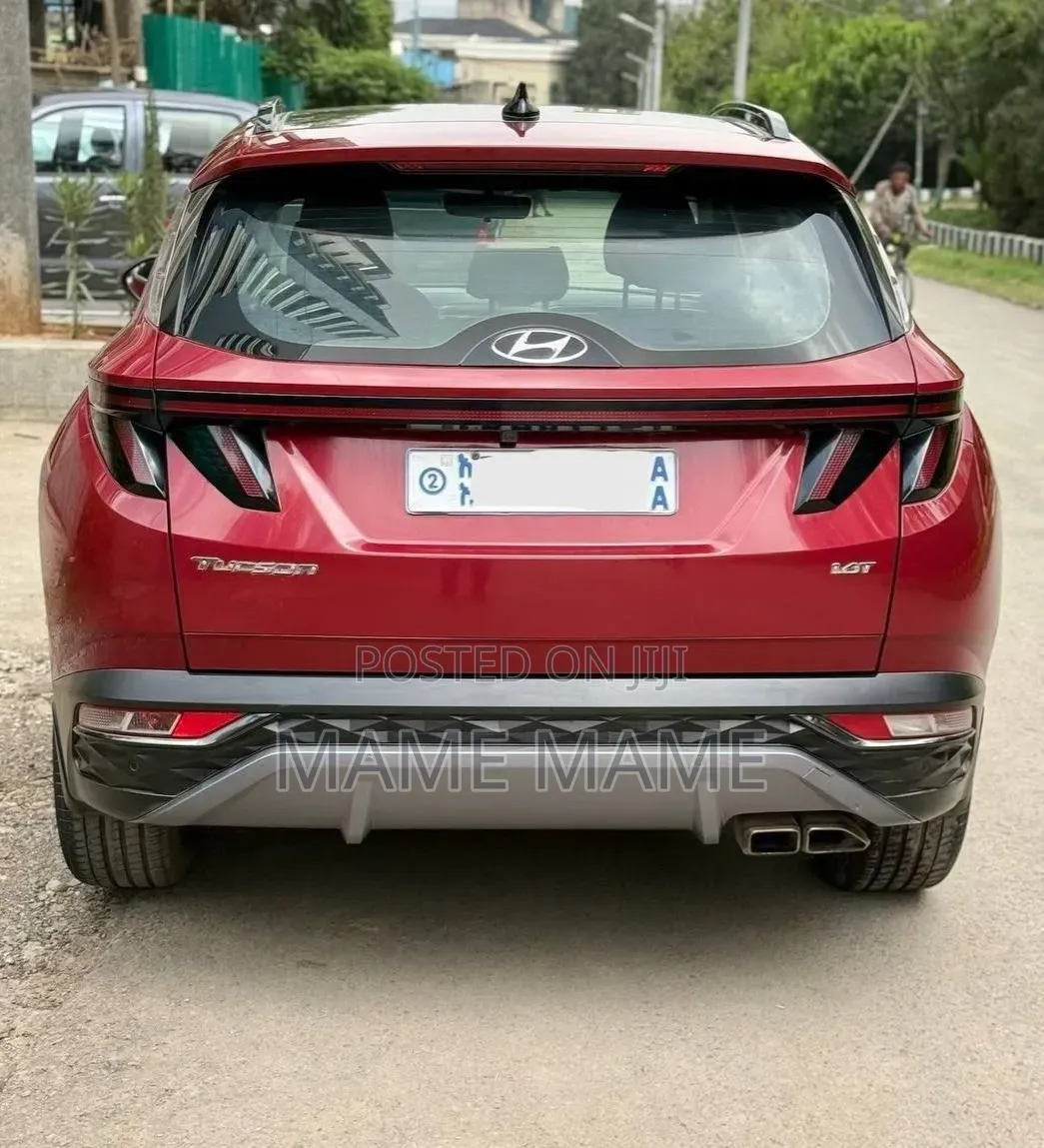 Hyundai Tucson 2022 Red