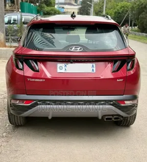 Hyundai Tucson 2022 Red