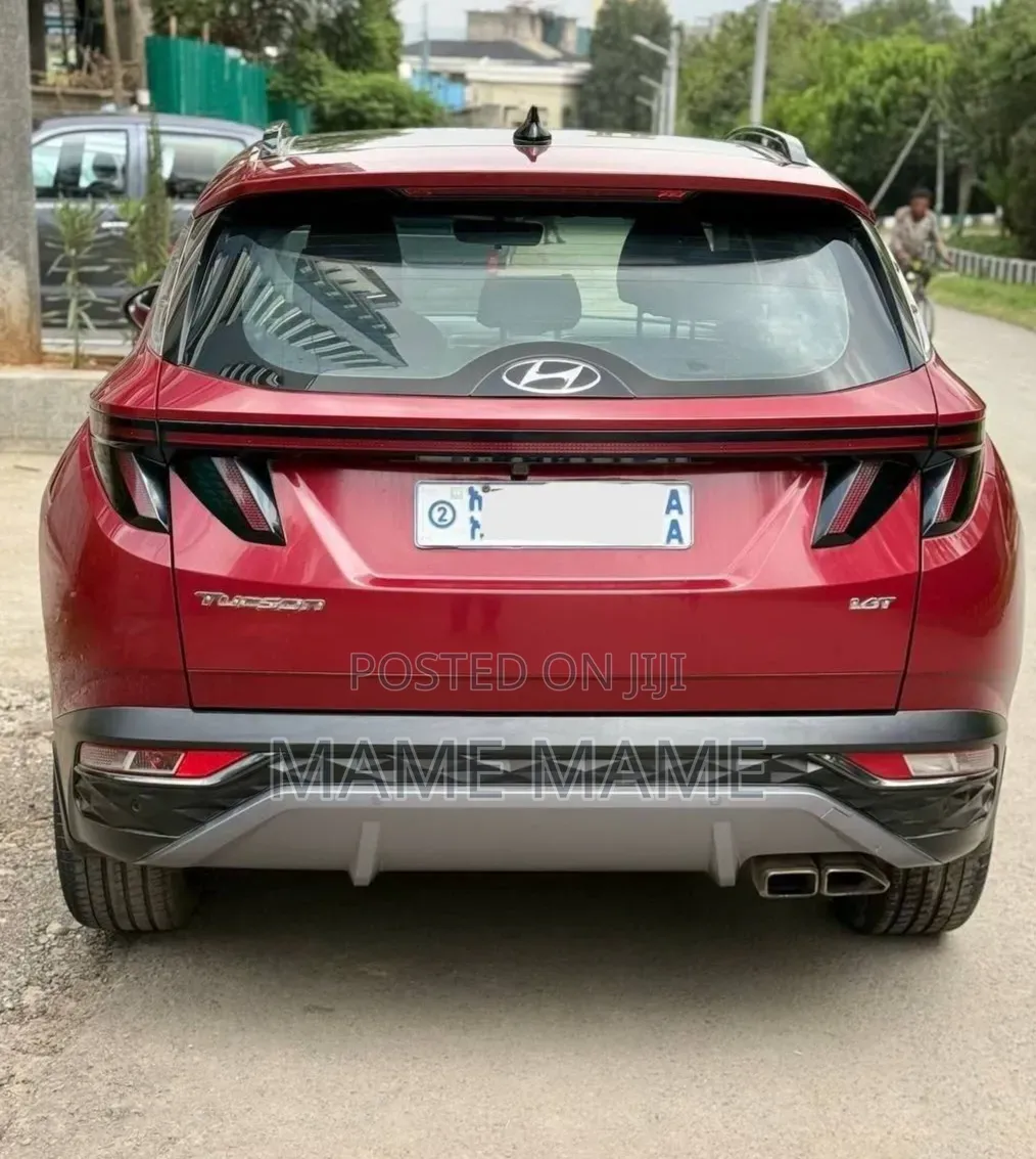 Hyundai Tucson 2022 Red