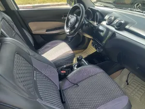 Suzuki Swift 2022 Silver