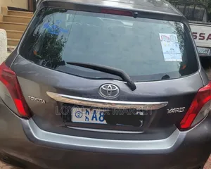 Toyota Yaris 2011 Gray