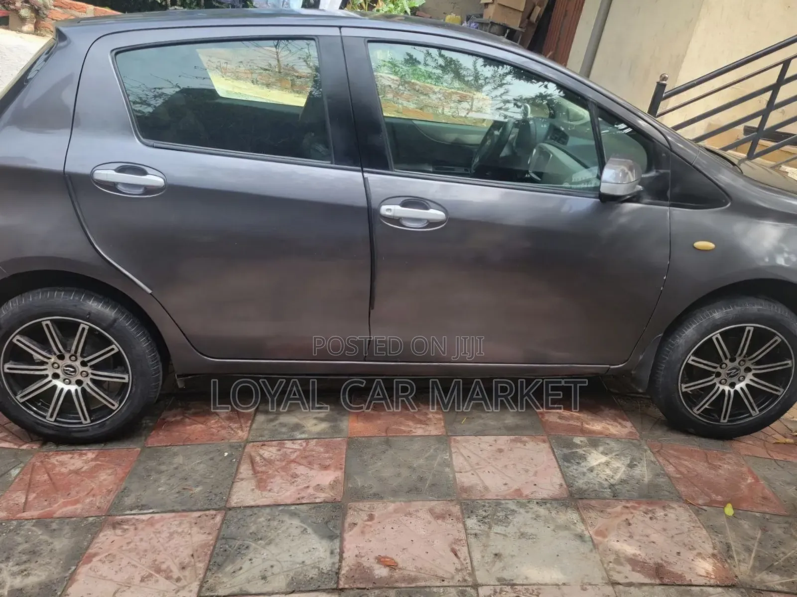 Toyota Yaris 2011 Gray
