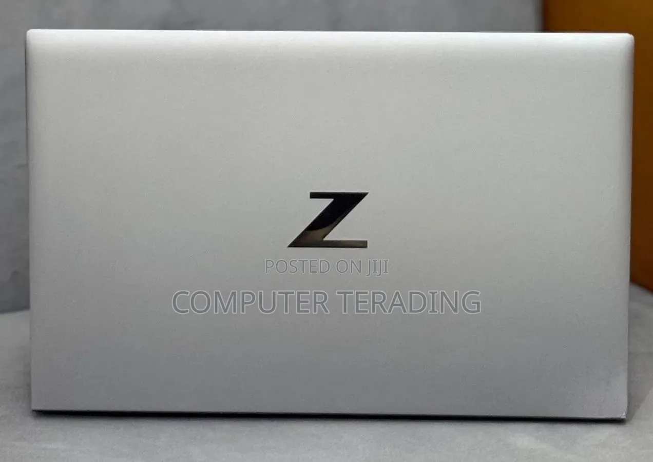 New Laptop HP ZBook Studio G8 16GB Intel Core i7 SSD 512GB