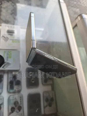 Samsung Galaxy Z Flip 5 256 GB Gold