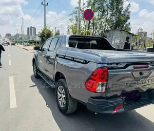 Toyota Hilux 2018 Gray