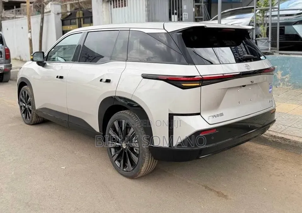 New Toyota bZ3 2025