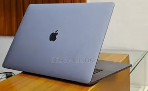 New Laptop Apple MacBook 2018 32GB Intel Core i9 SSD 72GB