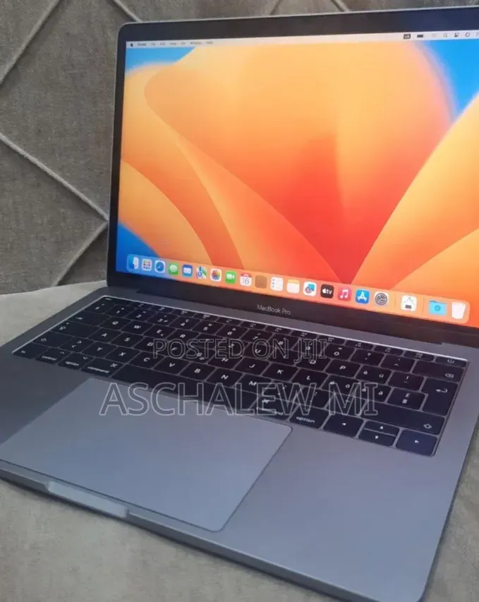 New Laptop Apple MacBook Pro 2017 16GB Intel Core i5 SSD 512GB