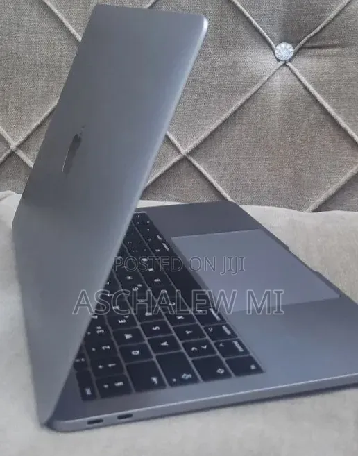 New Laptop Apple MacBook Pro 2017 16GB Intel Core i5 SSD 512GB