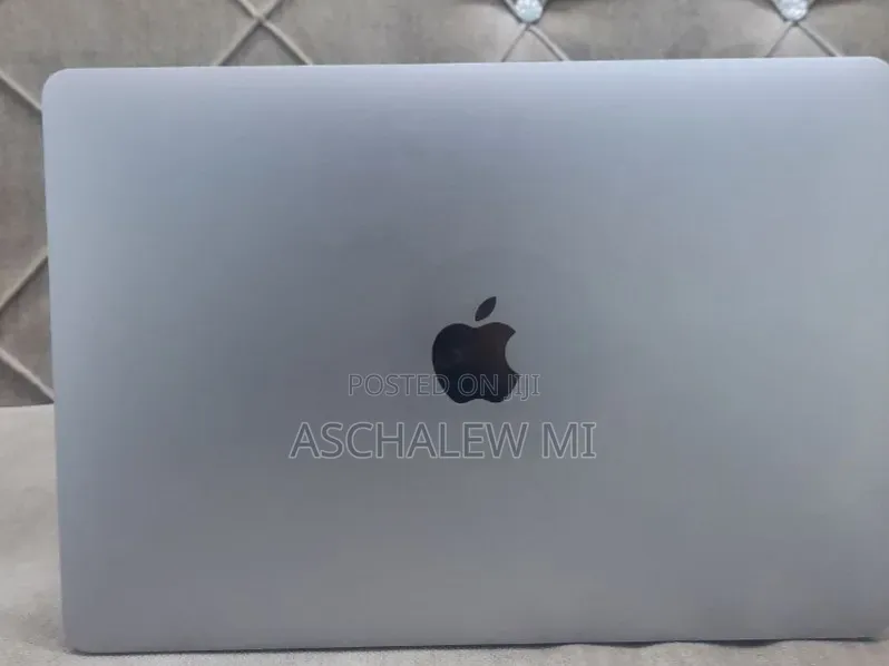 New Laptop Apple MacBook Pro 2017 16GB Intel Core i5 SSD 512GB