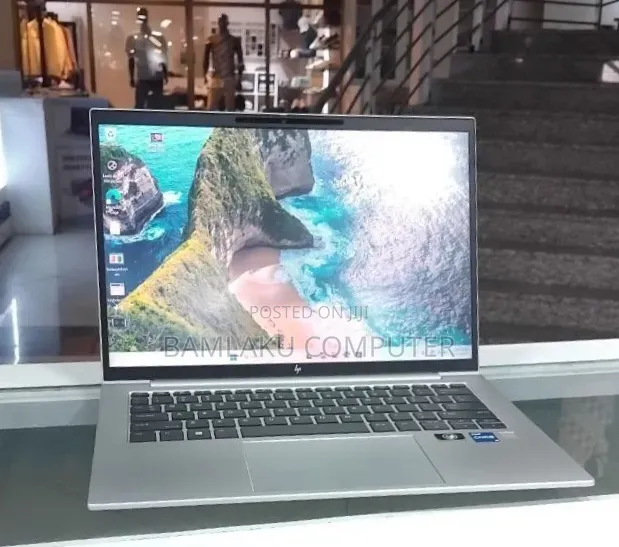 New Laptop HP EliteBook 840 G9 16GB Intel Core i5 SSD 512GB
