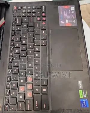 New Laptop MSI Raider 18 HX AI A2XW 16GB Intel Core i9 SSD 1T