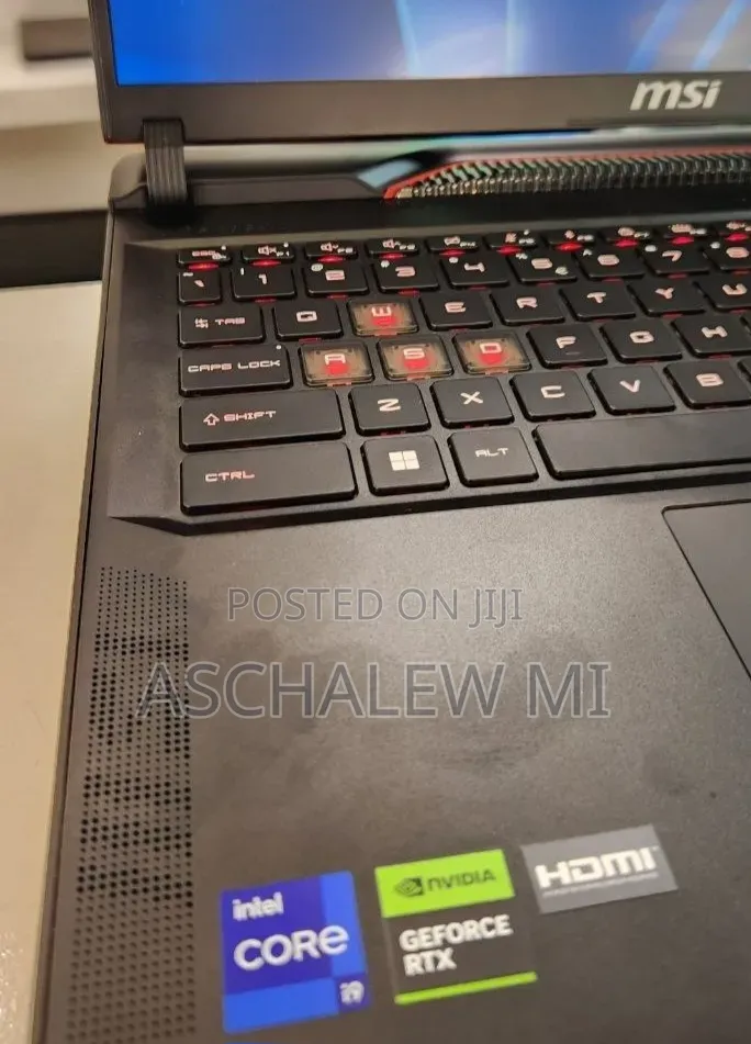 New Laptop MSI Raider 18 HX AI A2XW 16GB Intel Core i9 SSD 1T