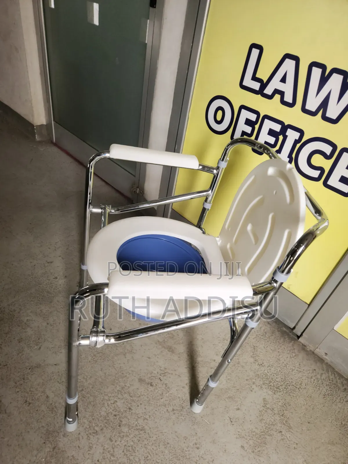 Becmed, Commode Chair, Without Wheel - 1 Pc Commode ባለ ፖፖ ወንበር