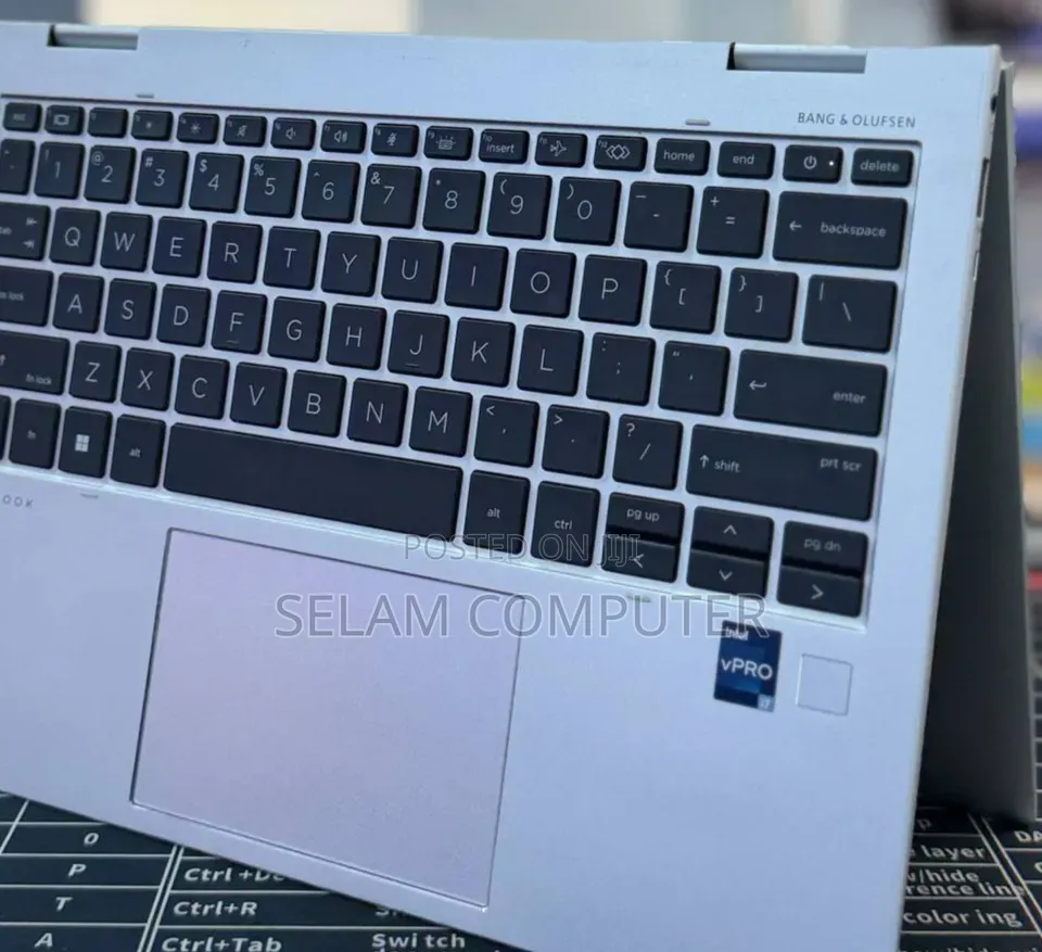 New Laptop HP EliteBook x360 1040 G7 16GB Intel Core i7 SSD 512GB