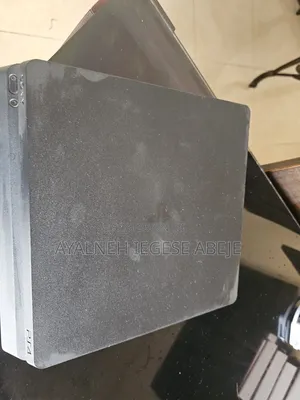 Playstation 4 Slim
