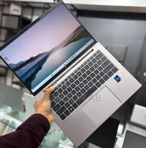 New Laptop HP ZBook Firefly 16inch G9 16GB Intel Core i5 SSD 512GB