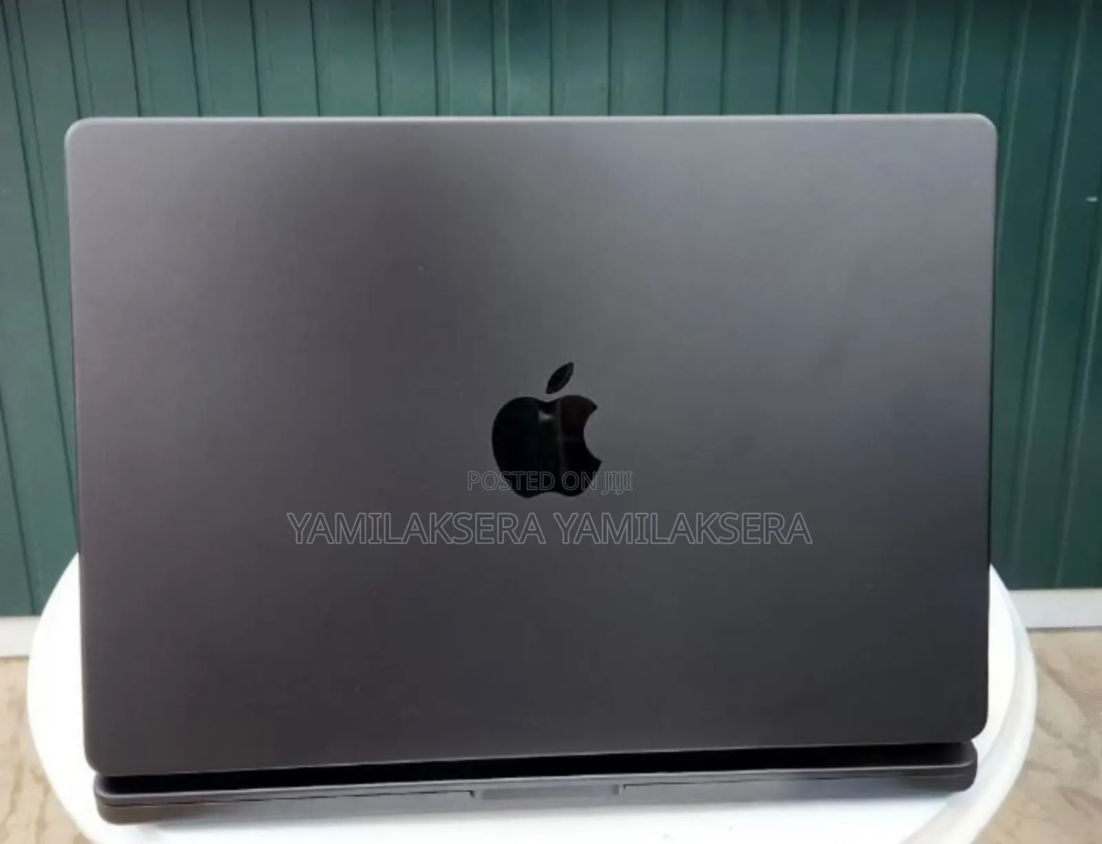 New Laptop Apple MacBook Pro 2023 M3 18GB Apple M3 SSD 512GB