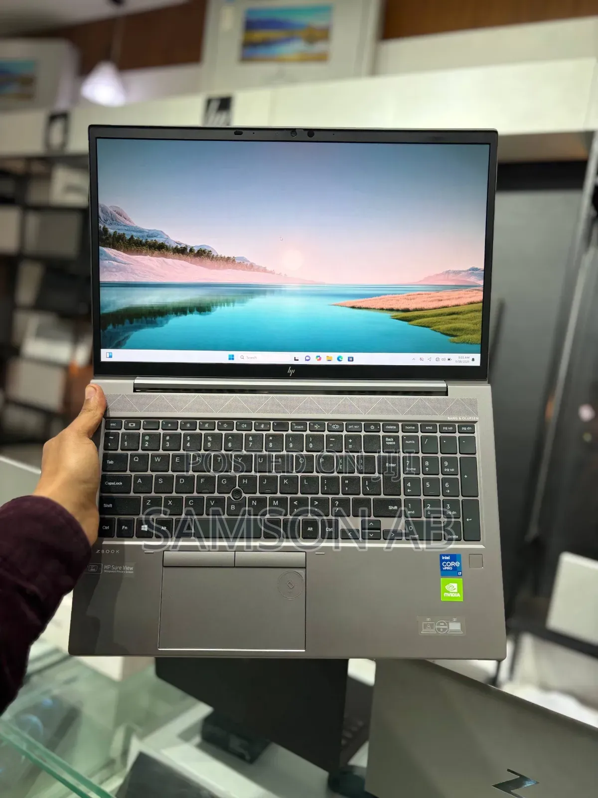 New Laptop HP ZBook Firefly G8 16GB Intel Core i7 SSD 512GB