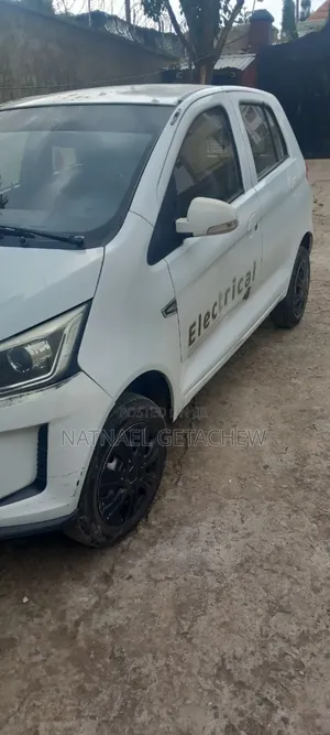 Car 2022 White