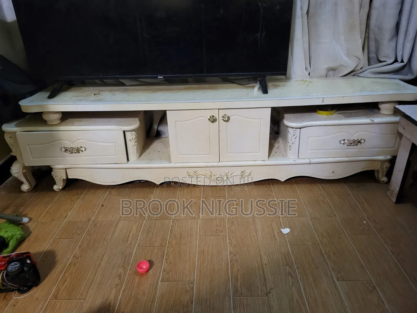 White Tv Stand