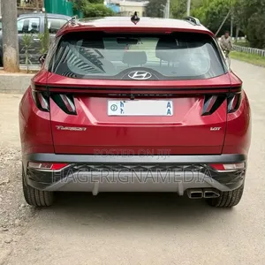 Hyundai Tucson 2022 Red
