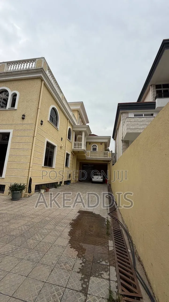 Furnished 8bdrm Townhouse/Terrace in Bole Ayat for sale