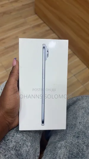 New Apple iPhone 17 256 GB White