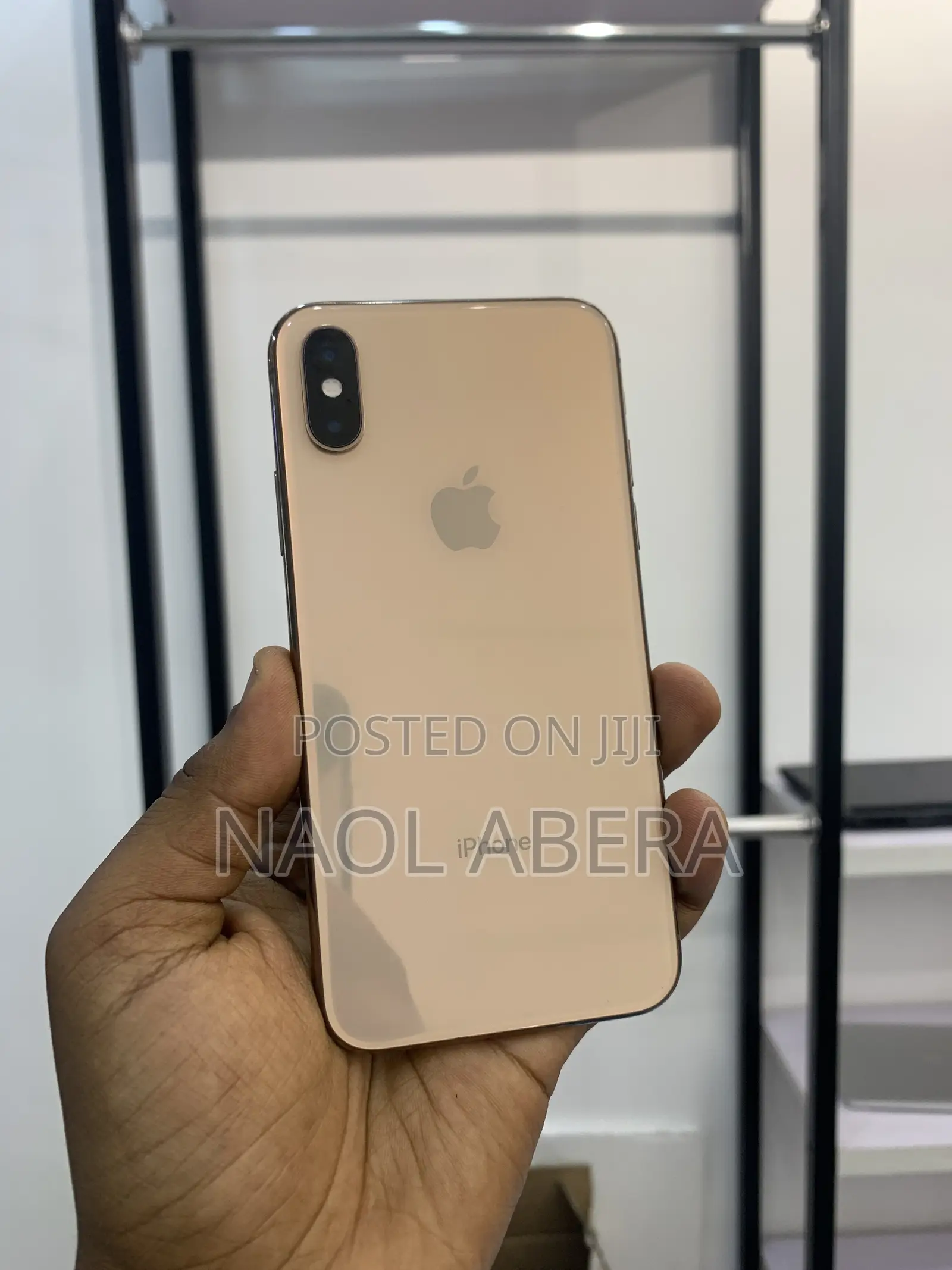New Apple iPhone XS 64 GB Gold