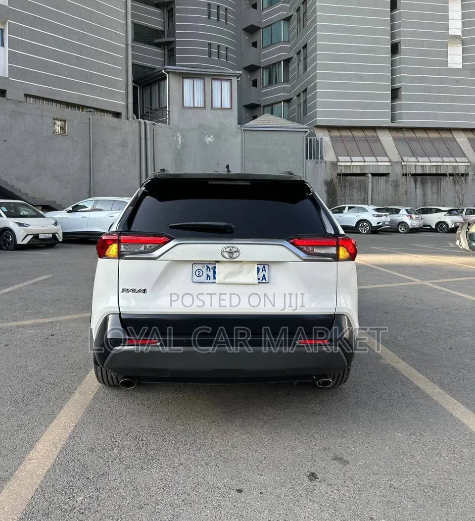 Toyota RAV4 2020 White