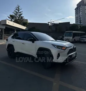 Toyota RAV4 2020 White