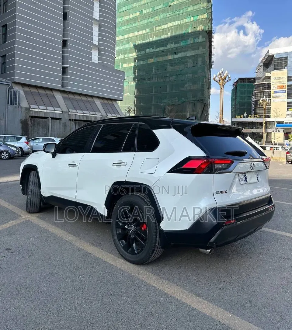 Toyota RAV4 2020 White