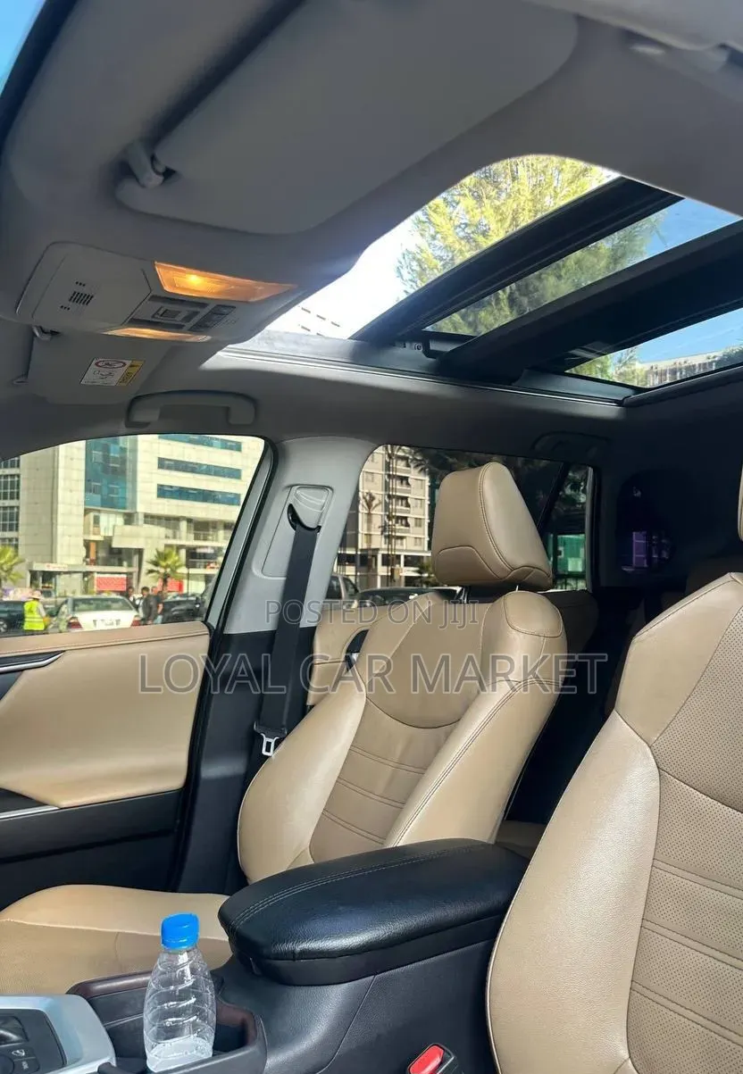 Toyota RAV4 2020 White
