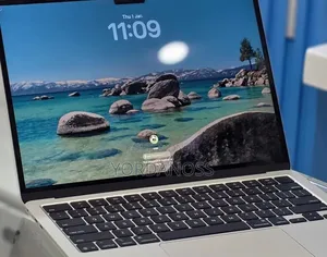 New Laptop Apple MacBook Air 2025 M4 16GB Apple M4 SSD 256GB