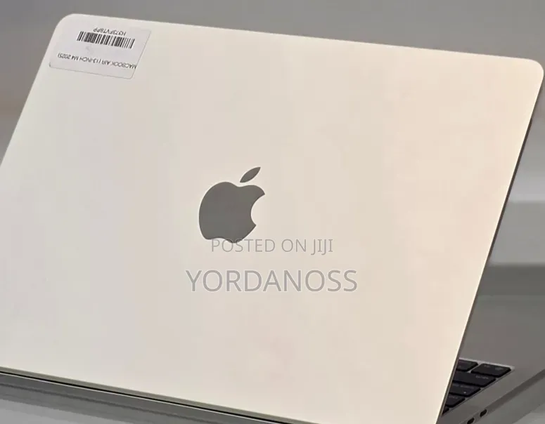 New Laptop Apple MacBook Air 2025 M4 16GB Apple M4 SSD 256GB