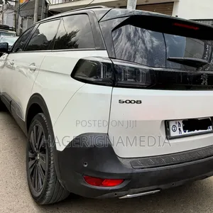 Peugeot 5008 2022 White