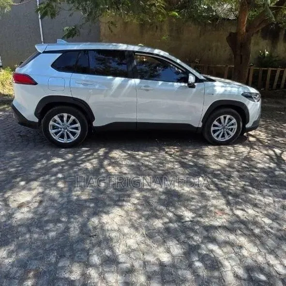 Toyota Corolla Cross Hybrid 2025 White