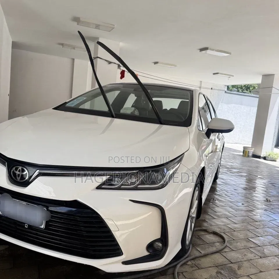 Toyota Corolla 2021 White
