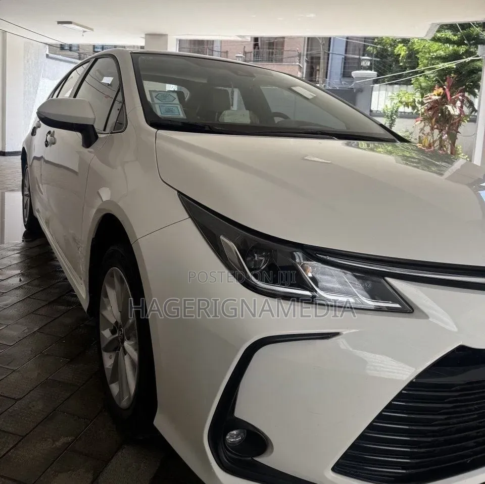 Toyota Corolla 2021 White