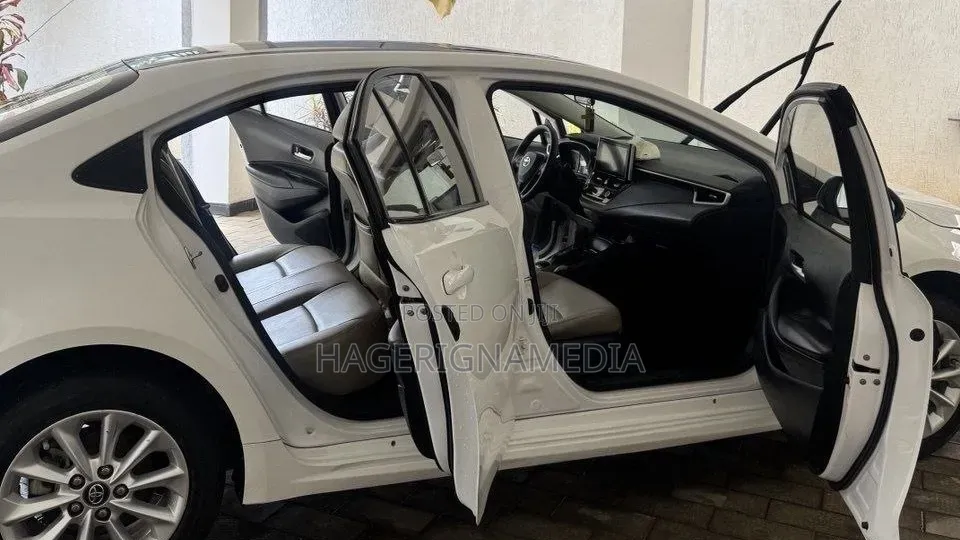 Toyota Corolla 2021 White